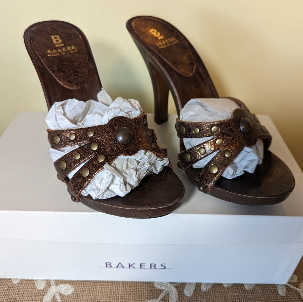 Vintage Bakers Italian leather slip on heels. Size 6. NWT, original box. - Picture 4 of 6